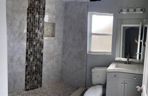 Azalea Park Apartment | 3 Bedroom Single family 421282 by Houzlet