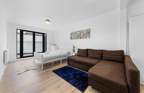 Tooting Apartment | 3 Bedroom Sleep12 in London MR2