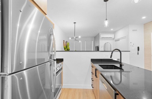 Plateau Mont Royal Apartment | 3 bedroom - Spacious New 3bdr in Habitat Plateau by Denstays