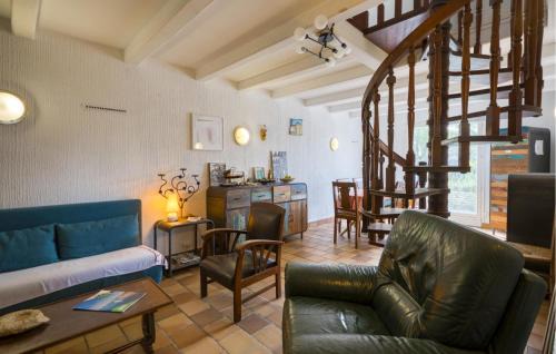 Le Chateau-d'Oleron House | 3 Bedroom Stunning Home In Le Château-D'oléron