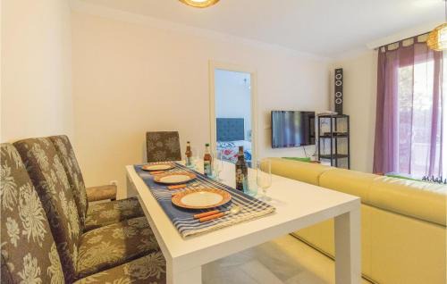 Motril Apartment | 3 Bedroom Stunning Apartment In Motril