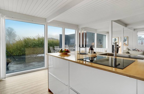 Grønninghoved Strand House | 3 bedroom stunning home in Sjølund