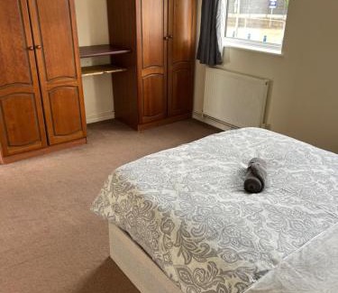Thundersley Apartment | 3 Bedroom Thundersley Apartment