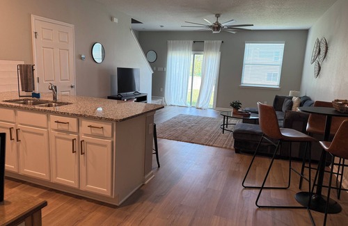 St. Augustine House | 3-bedroom townhome in fantastic St. Augustine Beach with WiFi, AC