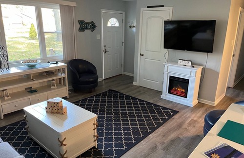 Town of Pines House | 3-bedroom townhome in amazing Town of Pines and only 1.5 miles to central beach!