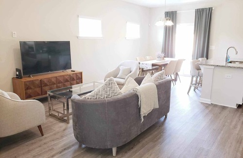 St. Andrews House | 3-bedroom townhome conveniently located