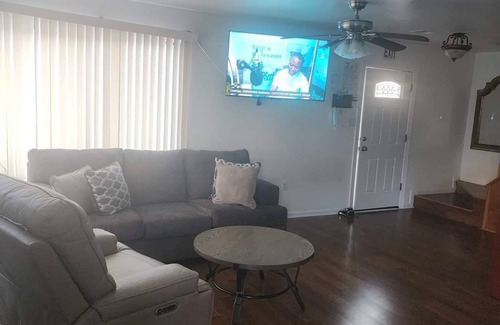 Germantown House | 3-bedroom townhome in delightful Germantown with WiFi, AC, Heat, free parking