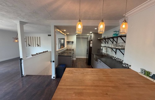 Siesta Key House | 3-bedroom townhome in Siesta Key close to beaches, city and airport.