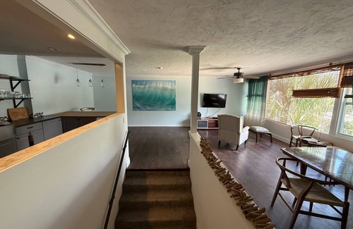 Siesta Key House | 3-bedroom townhome in Siesta Key close to beaches, city and airport.