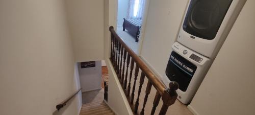Seven Corners House | 3 Bedroom Townhouse 8 Miles to Washington DC
