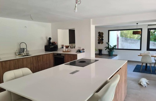 Carnoux-en-Provence Villa | 3 Bedroom Villa in Carnoux-en-Provence