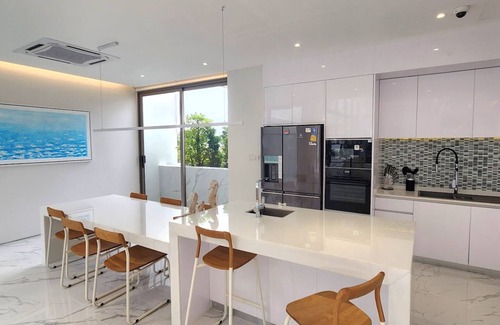 Choeng Thale Villa | 3-bedroom villa in superb Tambon Choeng Thale with AC