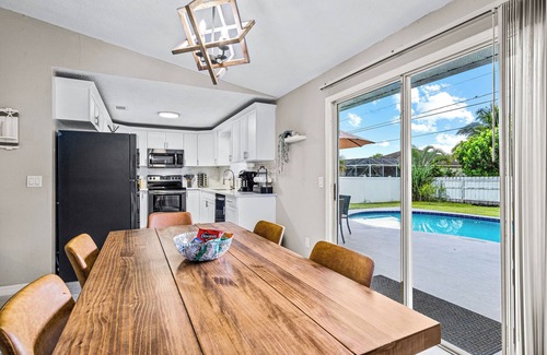 Port Saint Lucie House | 3-bedroom vacation home 12 minutes from Port St. Lucie Botanical Gardens