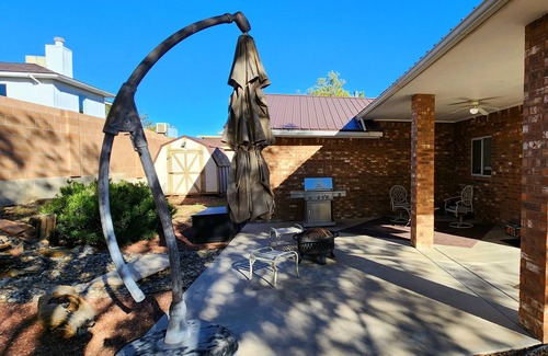 Westgate Heights House | 3-bedroom vacation home 21 minutes from Balloon Fiesta Park