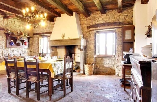 Villa Collemandina Villa | 3 bedroom villa (8 sleeps) with private pool in Garfagnana