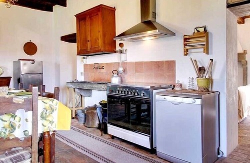 Villa Collemandina Villa | 3 bedroom villa (8 sleeps) with private pool in Garfagnana