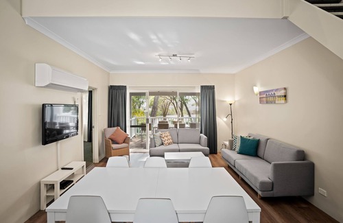 Broadwater Resort | 3-Bedroom Villa at Broadwater Resort (pet friendly)