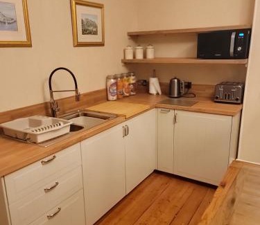 Perth Apartment | 3 Bedroom villa attached to Host home free parking