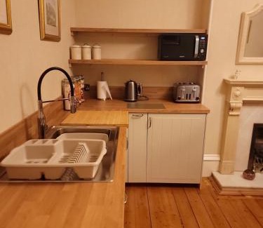 Perth Apartment | 3 Bedroom villa attached to Host home free parking