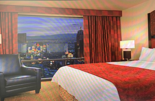 Las Vegas Apartment | 3 bedroom villa for Las Vegas F1 race! Located on race course.