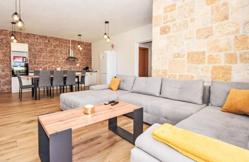 Korlat Villa | 3-bedroom villa in fantastic Korlat with heated pool