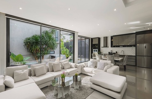 Choeng Thale Villa | 3-Bedroom Wallaya pool villa in Bangtao