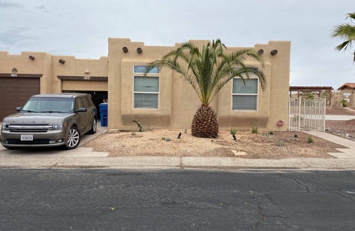 Needles House | 3 bedroom with den BBQ, Firepit, with WiFi, AC in awesome Needles