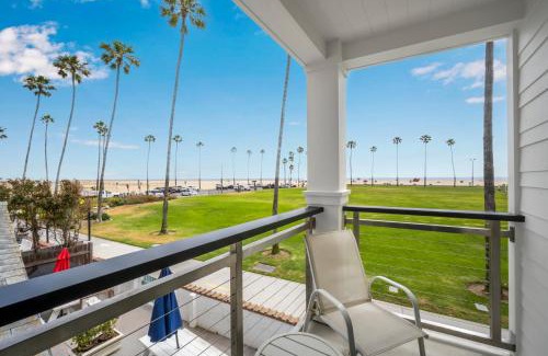 Balboa Peninsula House | 3 Bedroom with Park and Beach in your Backyard!