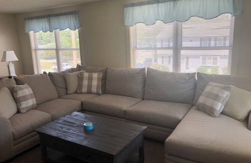 Old Orchard Beach Apartment | 3 Bedroom With A/C & Free Beach Parking