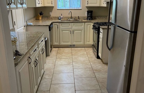 Rochester House | 3 Bedrooms, 2 Baths. House Walking Distance to Rochester Downtown. Sleeps 5.