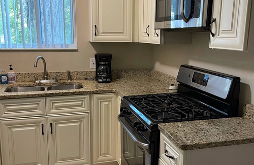 Rochester House | 3 Bedrooms, 2 Baths. House Walking Distance to Rochester Downtown. Sleeps 5.