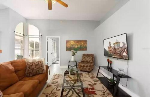 Lindfields House | 3 Bedrooms 2 Bathrooms Lindfields 3026 Bc