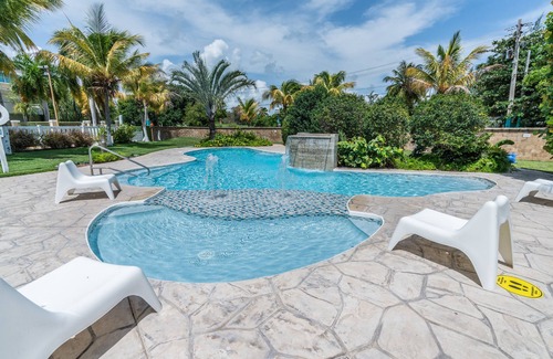 Cabezas Villa | 3 Bedrooms, 2 Bathrooms, Sleep 6.