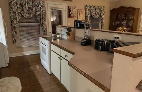 Sloans Valley House | 3 Bedrooms/2 Baths-Private Lake House in Garland Bend with hot tub & fire pit
