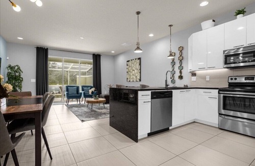 Four Corners House | 3 Bedrooms/3 Bathroom The Retreat (1523 RC)