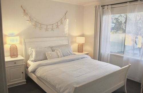 Warilla House | 3 bedrooms Beach style family entertainers