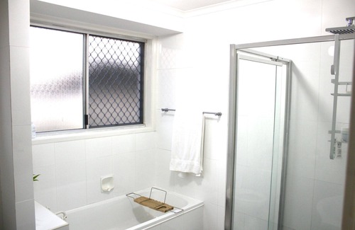 Warilla House | 3 bedrooms Beach style family entertainers