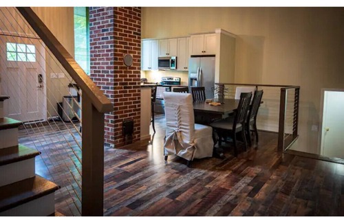 Bridgton House | 3 bedrooms, close to skiing and lakes.