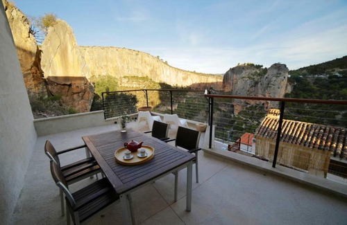 Chulilla House | 3 bedrooms house with furnished terrace and wifi at Chulilla