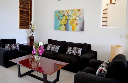 P Chahue Condo | 3 Bedrooms, Top Floor, large Roof-Top Terrace, 360°Views, Chahue Bay & Mountains