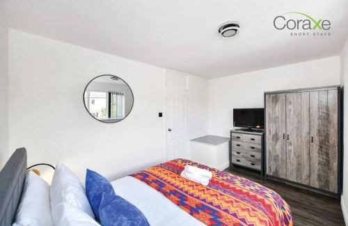 Oldbury House | 3 Bedrooms Urban Oasis for Contractors and Families by Coraxe Short Stays