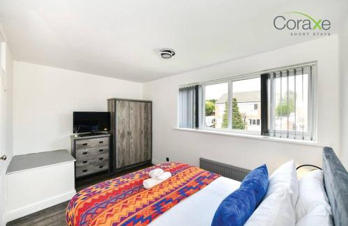 Oldbury House | 3 Bedrooms Urban Oasis for Contractors and Families by Coraxe Short Stays