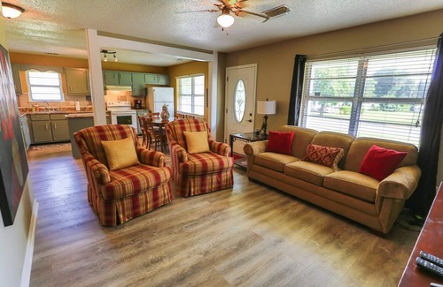 Albertville House | 3 bedrooms -walk to SMPA