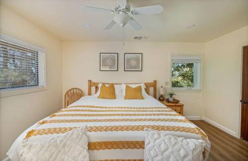 Mariposa House | 3 Bedrooms with 2 Bonus Rooms and Views! Pool with Spa