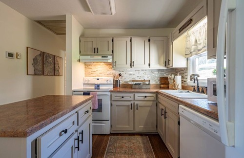 West Jefferson House | 3 Beds/1 Bath - Stroll into Downtown WJ & to the Park!