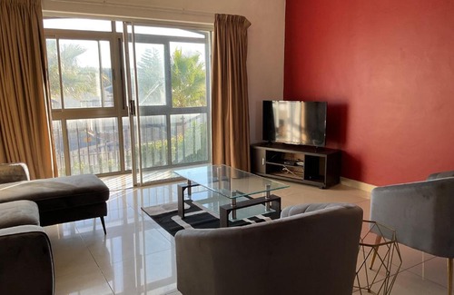 Bloubergstrand Apartment | 3 Beds in Coral Road