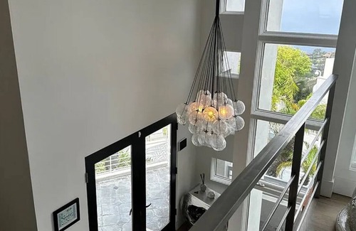 Arch Beach Heights House | 3 beds -Massive Lot, Private Cul-de-sac,Ocean Views Grandeur ,Your Laguna Beach