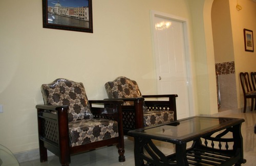 Toli Chowki Apartment | 3 BHK Beautifully Furnished Apartment with Kitchen and attached Bath rooms.