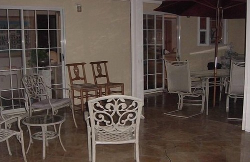 East Hemet House | 3 BR/2 BA Hemet- Private Yard & Pool-1 Story-Clean & Comfort.