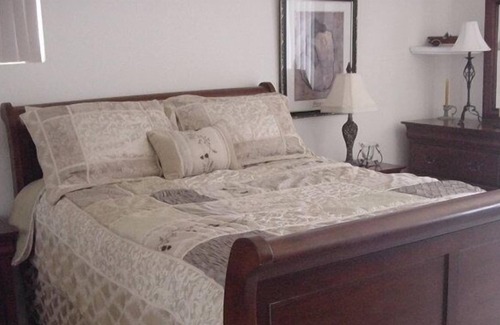 East Hemet House | 3 BR/2 BA Hemet- Private Yard & Pool-1 Story-Clean & Comfort.
